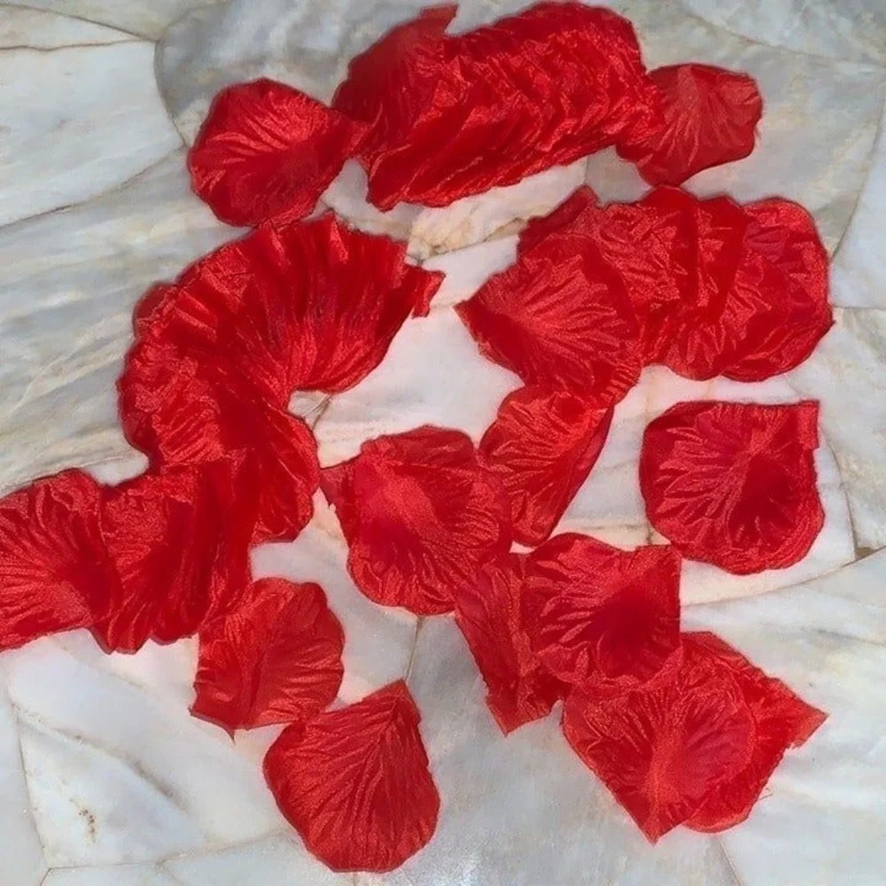 150 Piece Silky Red Rose Petals Love Romantic Artificial Party Flower Decoration